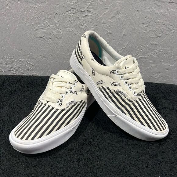 Vans Shoes - 🔥🔥 VANS Comfycush ERA Black/Cream Skate Sneakers Women Sz 8 / Men Sz 6.5 - EUC